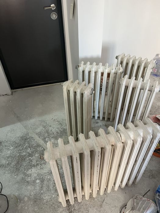 Calorifere din FONTA in stare foarte buna!