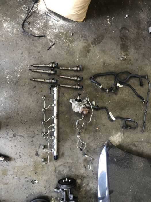 Помпа/дюзи/рейл бмв 3.0д 258 ( pompa/diuzi/reil bmw 3.0d 258 )