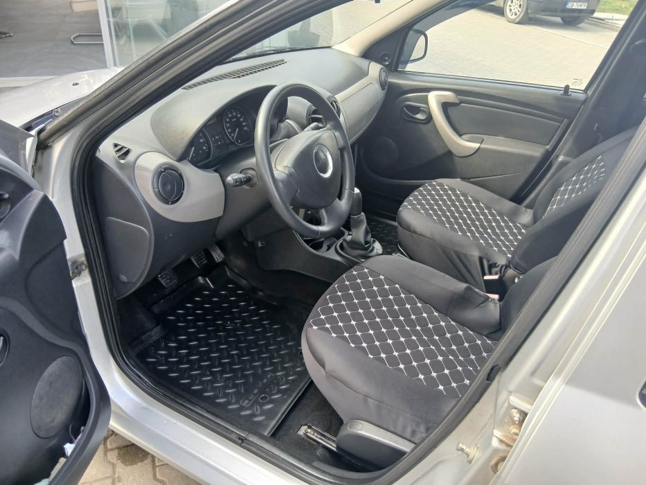 De vânzare, Dacia Logan