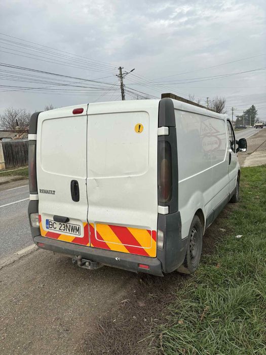 Vand vam   1.9  2006 renault trafic volan dreapta