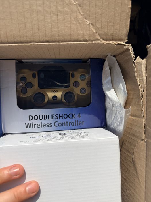 Manete ps4 compatibile, noi, sigilate - pret pentru 2 bucati