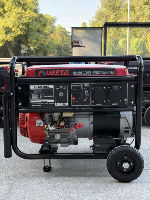Generator FUJJETA 12 220V GAZ BEZIN