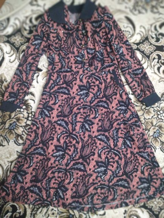 Ko'ylak tikuvchi tikkan yangi kiyilmagan.  narxi 80 ming so'm