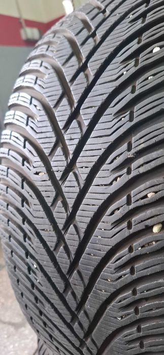 2 бр. 245/40/18 BfGoodrich 7.5mm грайфер, дот 22г. Предлагаме монтаж