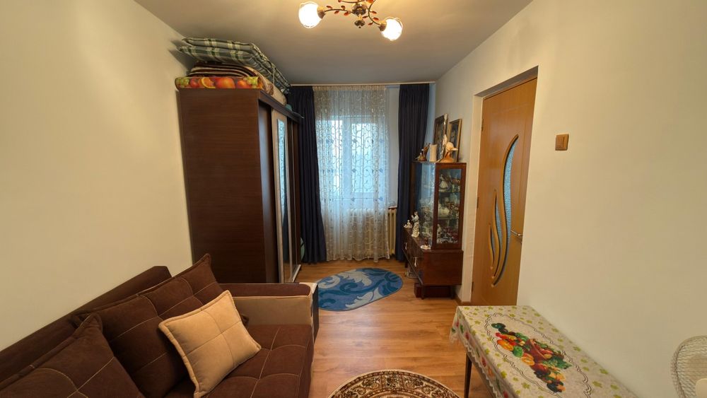 Vand apartament 2 camere, mobilat