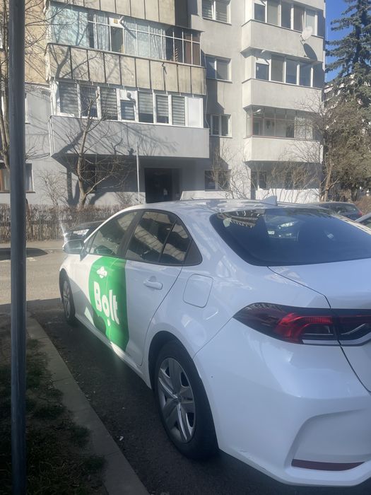 Inchiriez masina bolt/uber