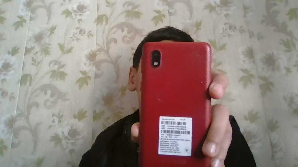 Samsung Glaxy A01 core ekrani biroz singan