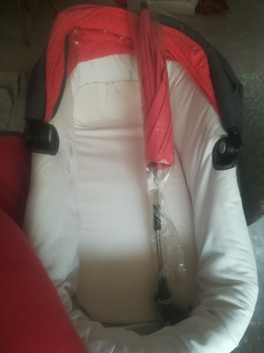 Продавам Комбинирана количка Chipolino STELLA Lime