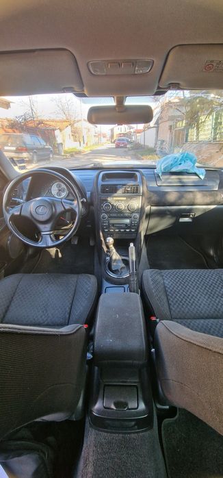 Lexus IS200 на части