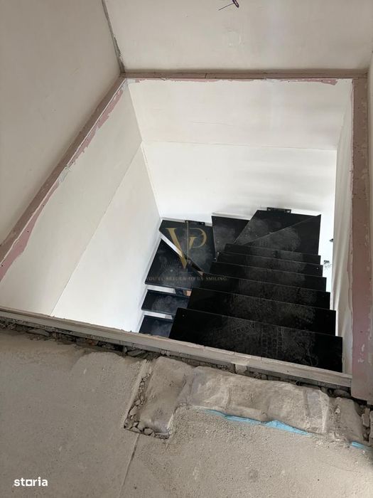 Penthouse pe 2 niveluri | 3 camere | 2 parcari | terasa | M. Romanul