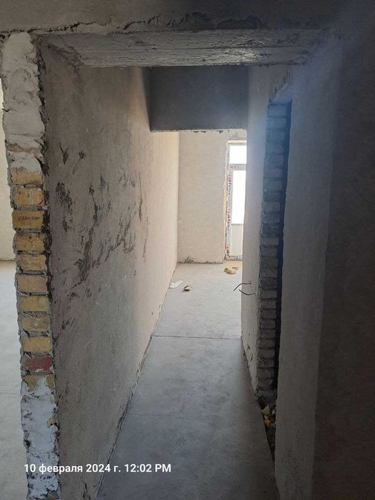 UY SOTILADI Temir Yo'l Bolnisa oldida