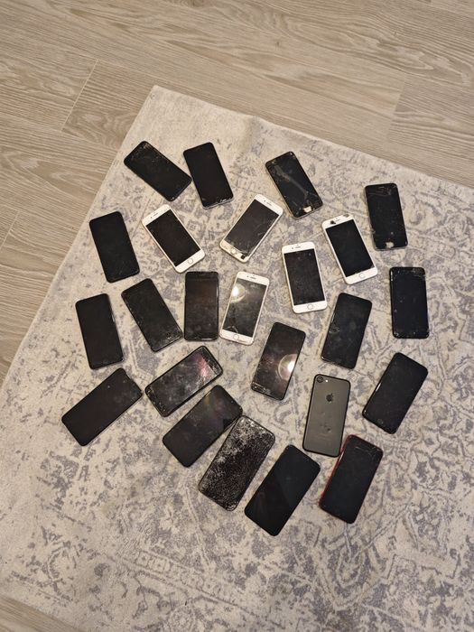 Iphone pentru piese