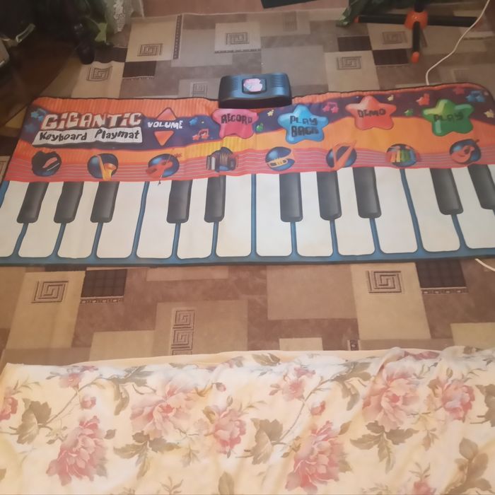 Напольное пианино