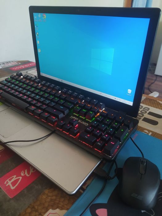 Ноутбук ACER 8озу i5