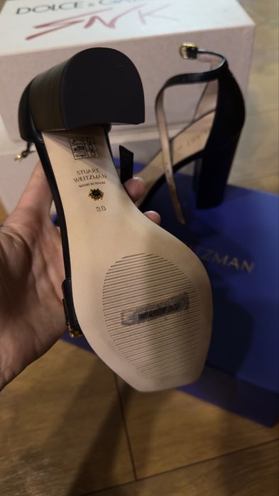Босоножки Stuart Weitzman