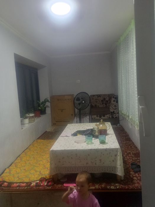 продается 2 х комнатная квартира
