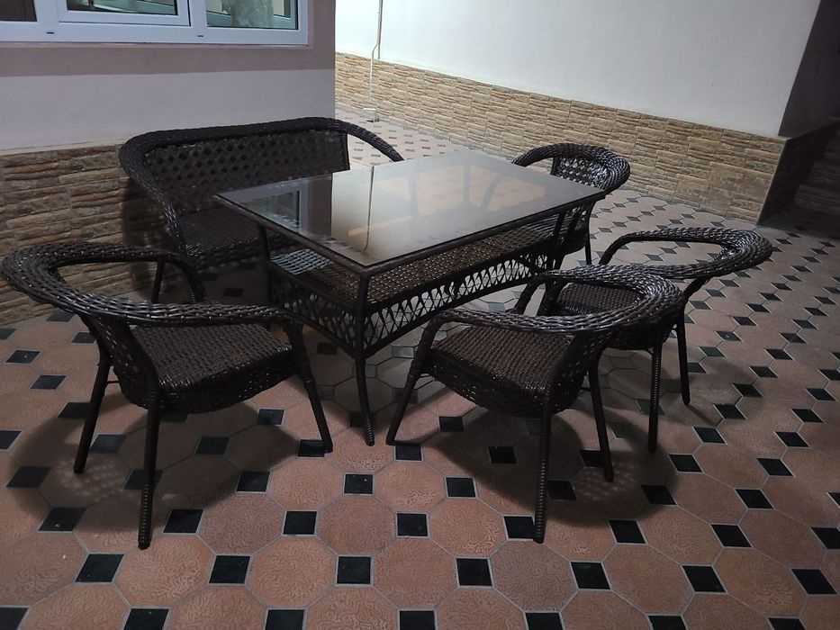 Ratan to'qima stol stul