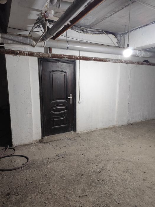 Сваё Яккасарай р-не цокольном этаже.