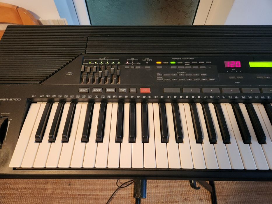 Orga Yamaha psr 6700 6 octave plus stativ