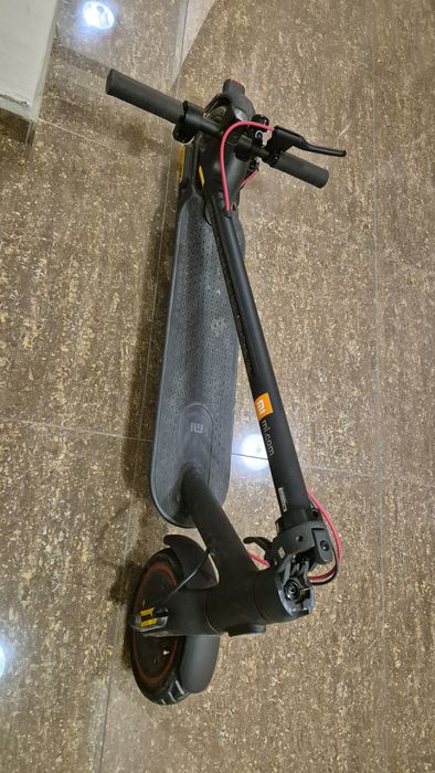 Електрическа тротинетка - Mi Electric Scooter Pro2