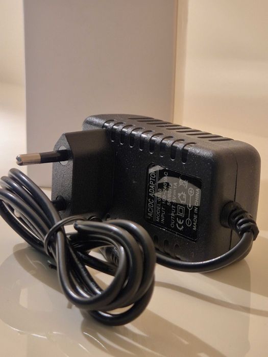 Адаптер Захранване 5V 1A Универсално зарядно - ЧИСТО НОВИ