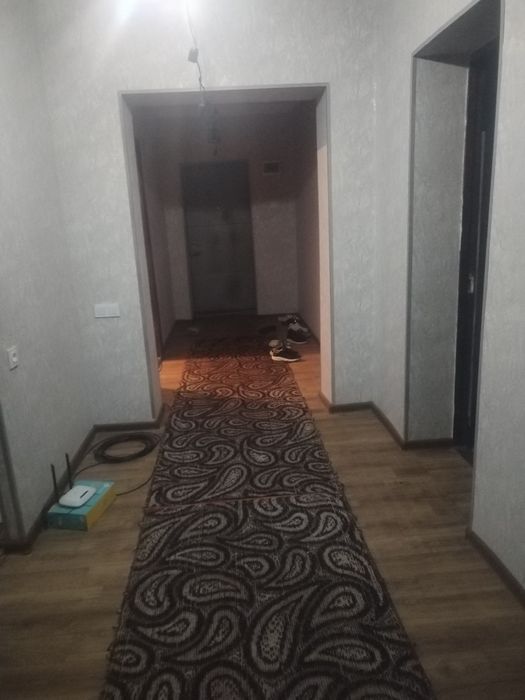 Студент кизлар учун хона Куйлик бозорини олдида