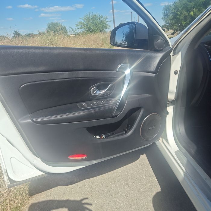 Renault latitude 2.0dci schimb cu duba