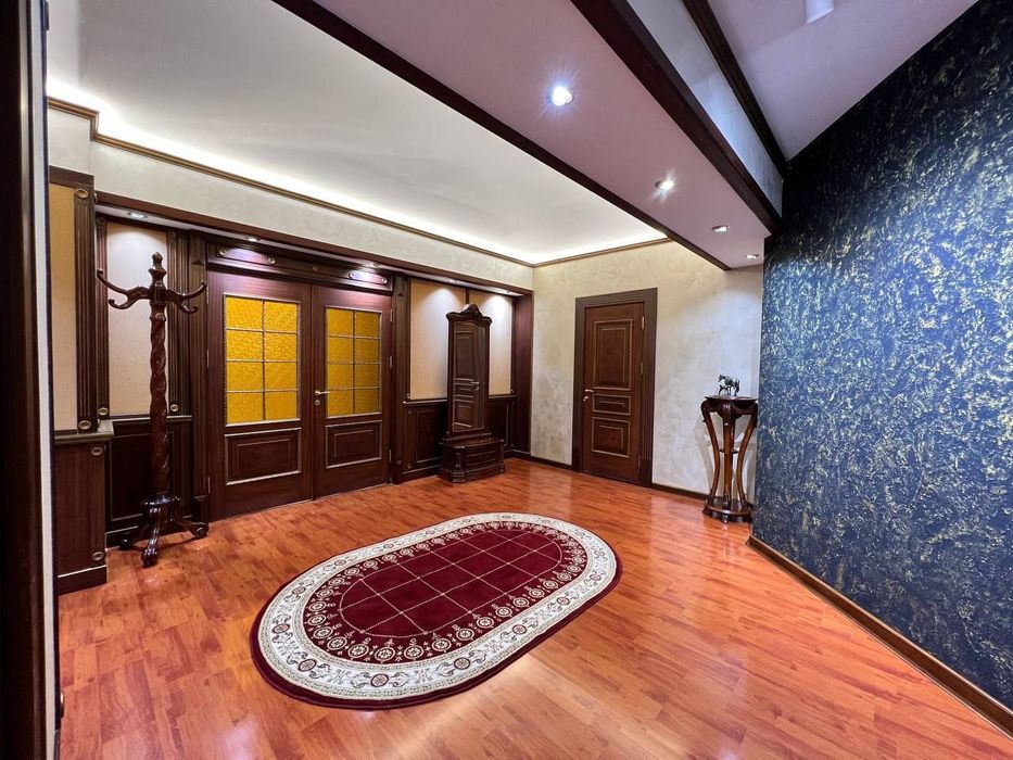 Продаётся 5ти комнатная квартира,ул Шахрисабзская, Габус