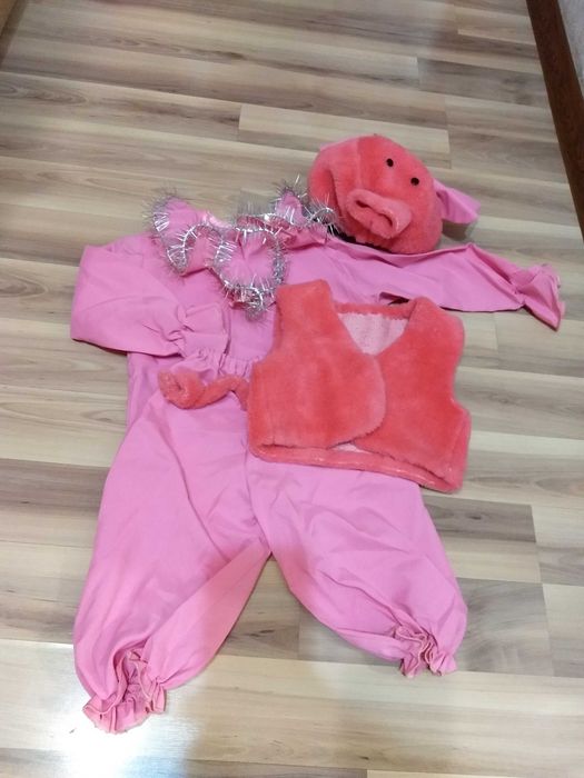 Продам детские новогодние костюмы