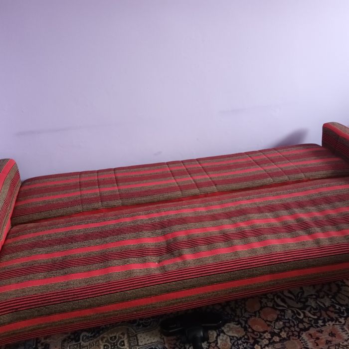 Диван с функция сън