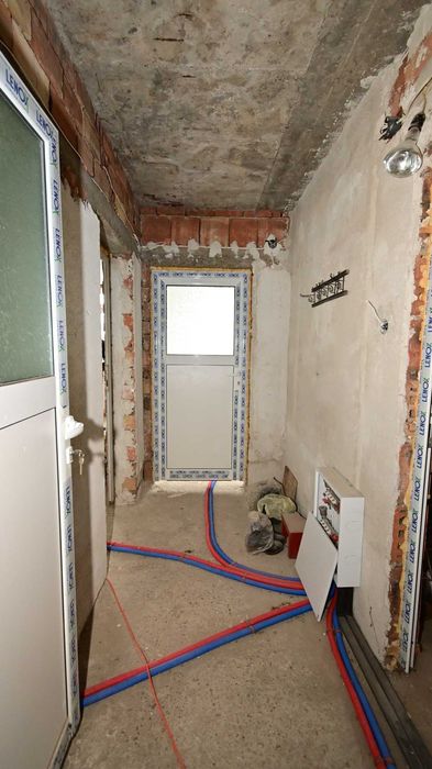 Самостоятелна, двуетажна, масивна къща в гр. Радомир