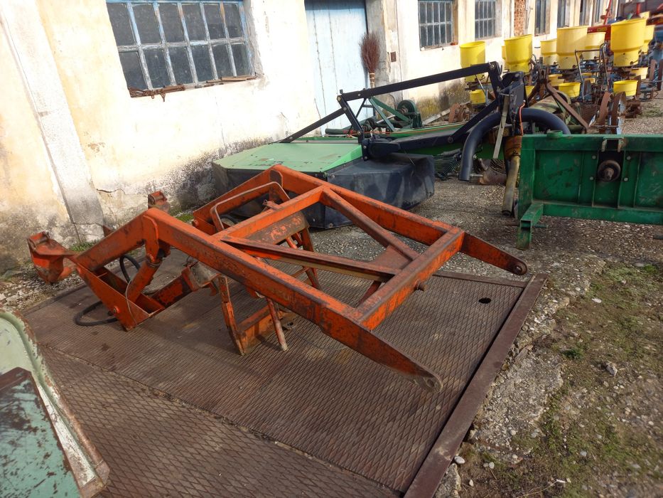 Incarcator frontal tractor utb universal fiat