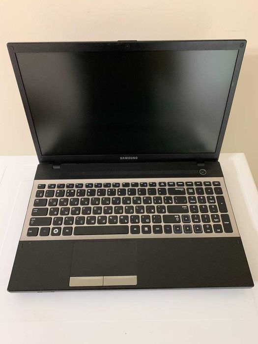 Ноутбук Samsung NP305V5A