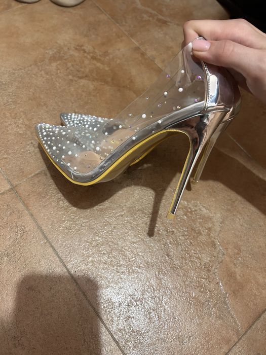 Силиконови обувки на ток