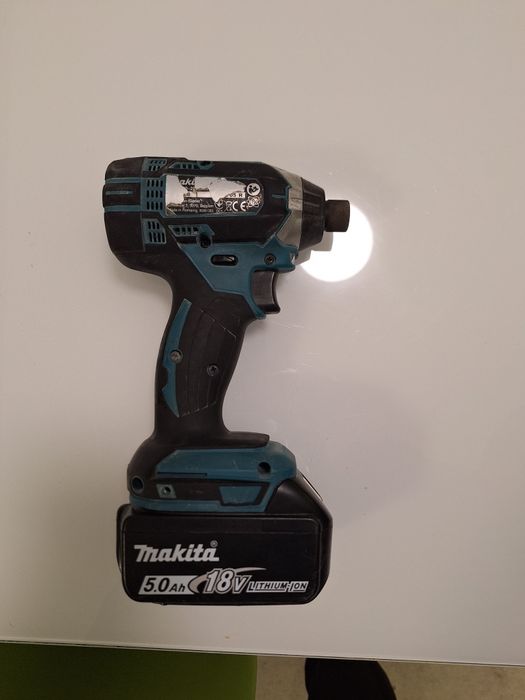 Makita  dtd152 + батерия