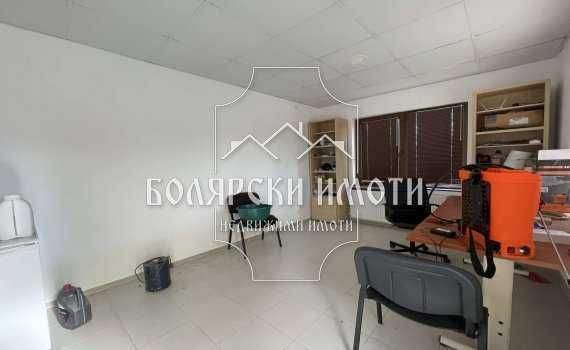 Продава се Промишлена сграда в с. Плаково, Област Велико Търново - 5000 кв.м за 70 €/кв.м - Снимка #2