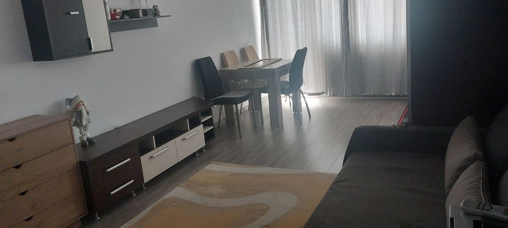 De inchiriat Studio