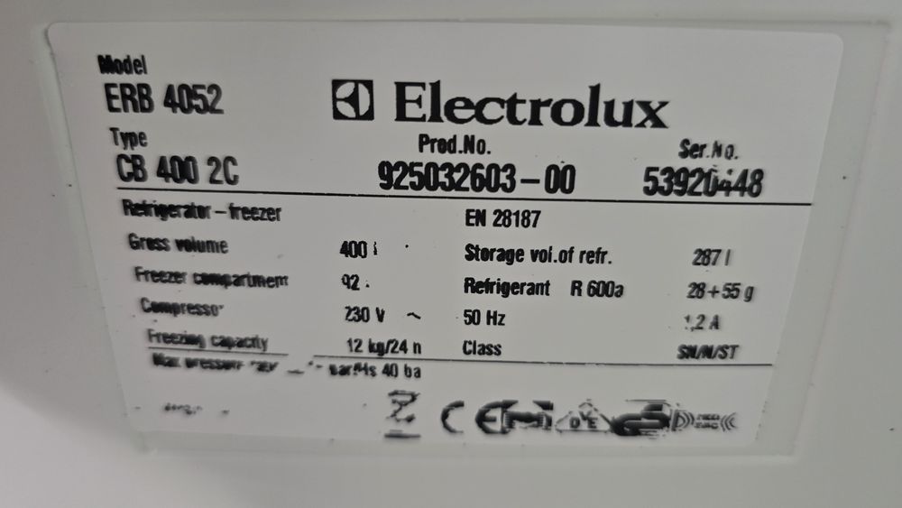 Хладилник с фризер ELECTROLUX