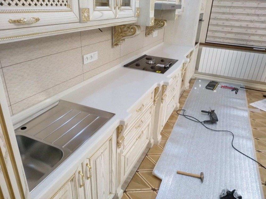 Столешница из кварца акрила