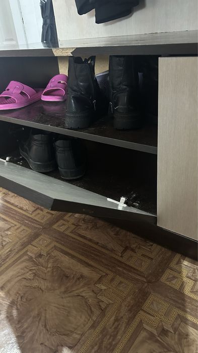Продам шкаф в прихожую