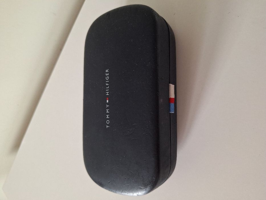 Tommy Hilfiger слънчеви очила