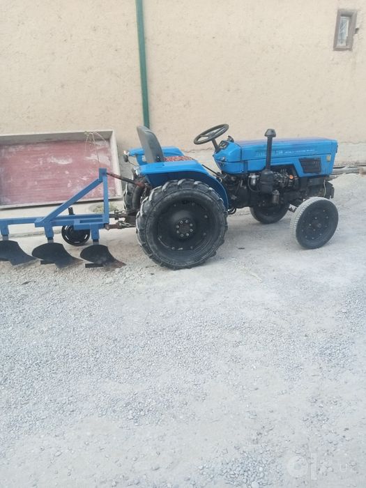 Mini tiraktir fengshou Hitoy 250 sotiladi garantiyasi bor