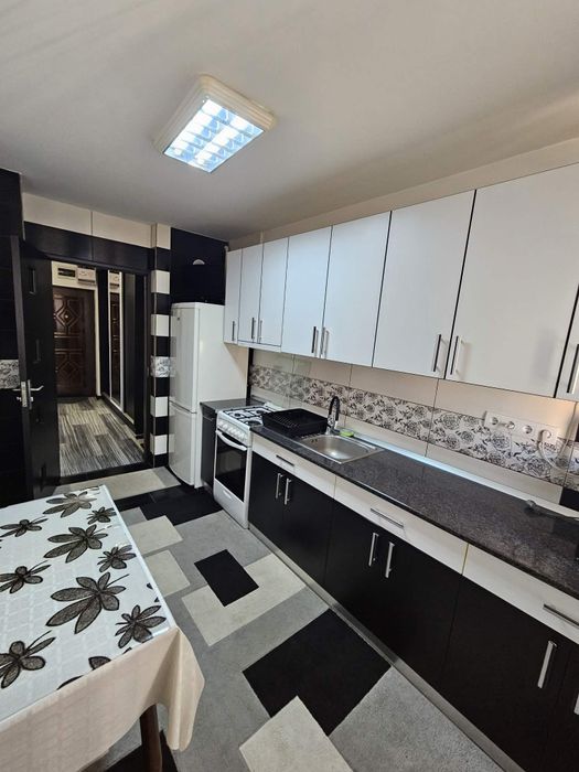 Apartament de inchiriat/ închiriez apartament cu 3 camere decomandat