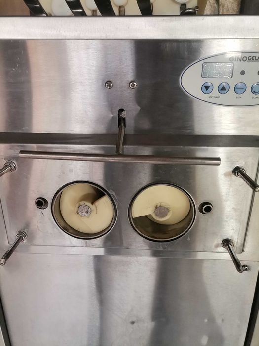 Италианска сладолед машина