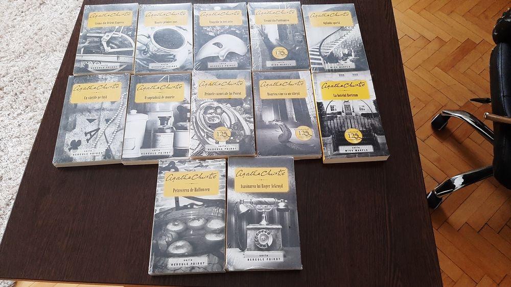 12 volume Agatha Christie SIGILATE