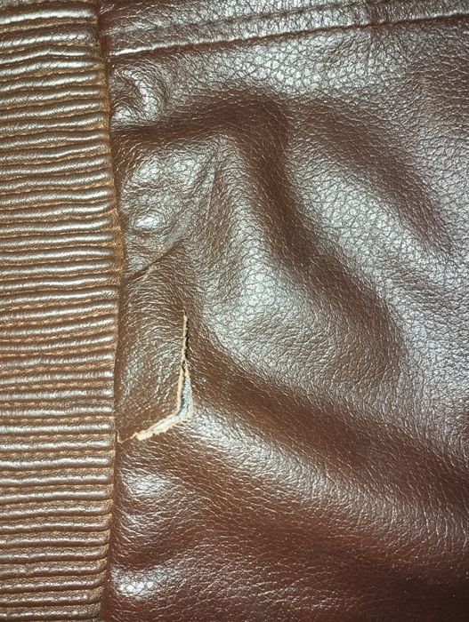 Продается кожанная куртка бренда: CAPITOL