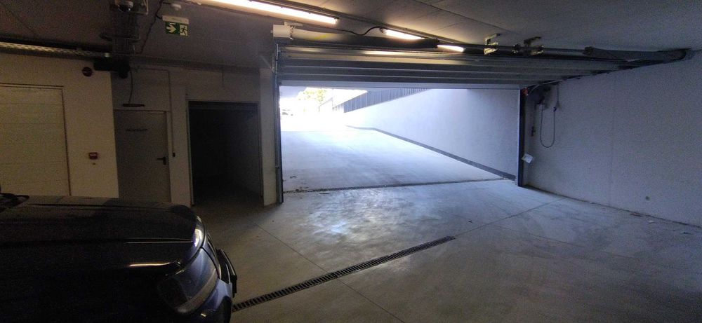 Дава се под наем Гараж / Паркомясто в София, Младост 4 - 34 кв.м за 102 € - Снимка #8