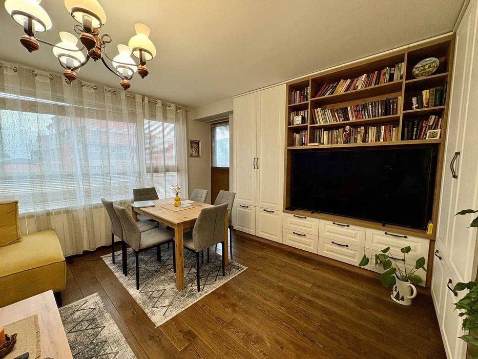 Продава се Тристаен апартамент в София, Дружба 1 - 83 кв.м за 1988 €/кв.м - Снимка #1