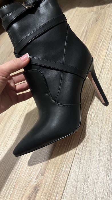 Полусапожки на каблуке, батильоны