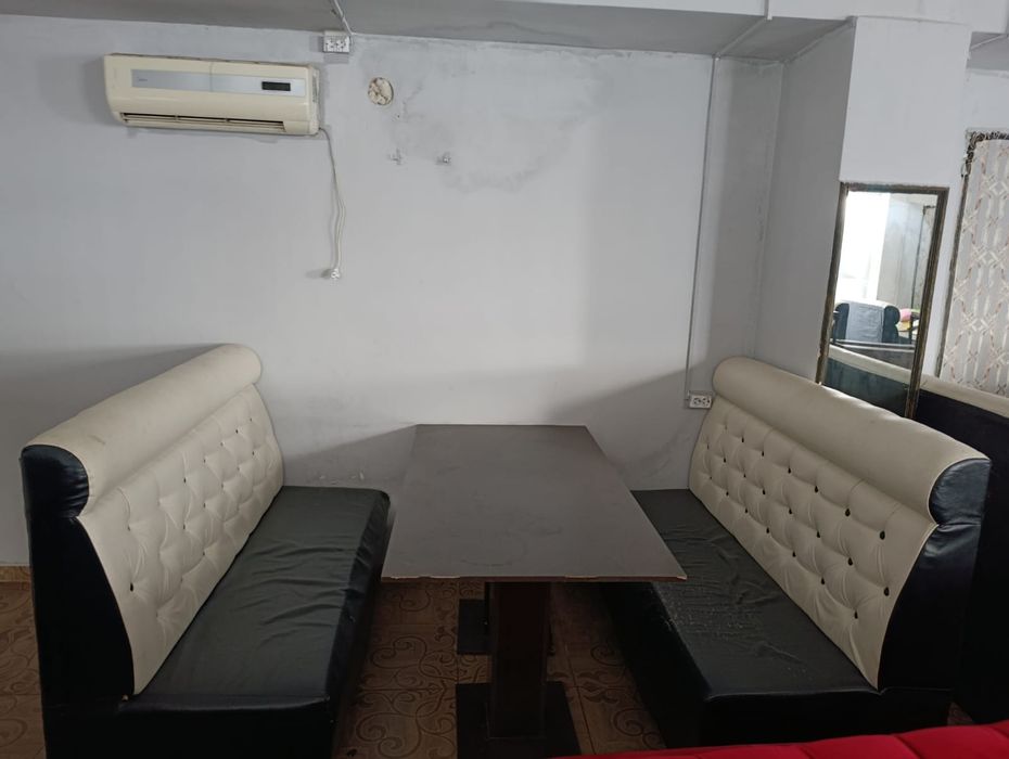 Продаётся столы и диваны